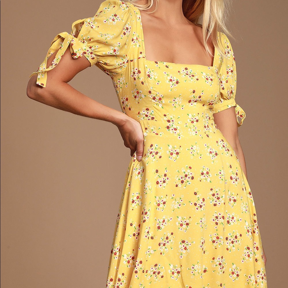 Lulus Camellia Curtsies Yellow Floral Print Skater Dress